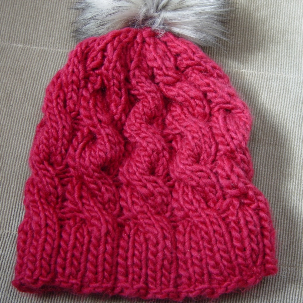 New Hand knit Woman's Hat Pom Pom Raspberry - Picture 5 of 5